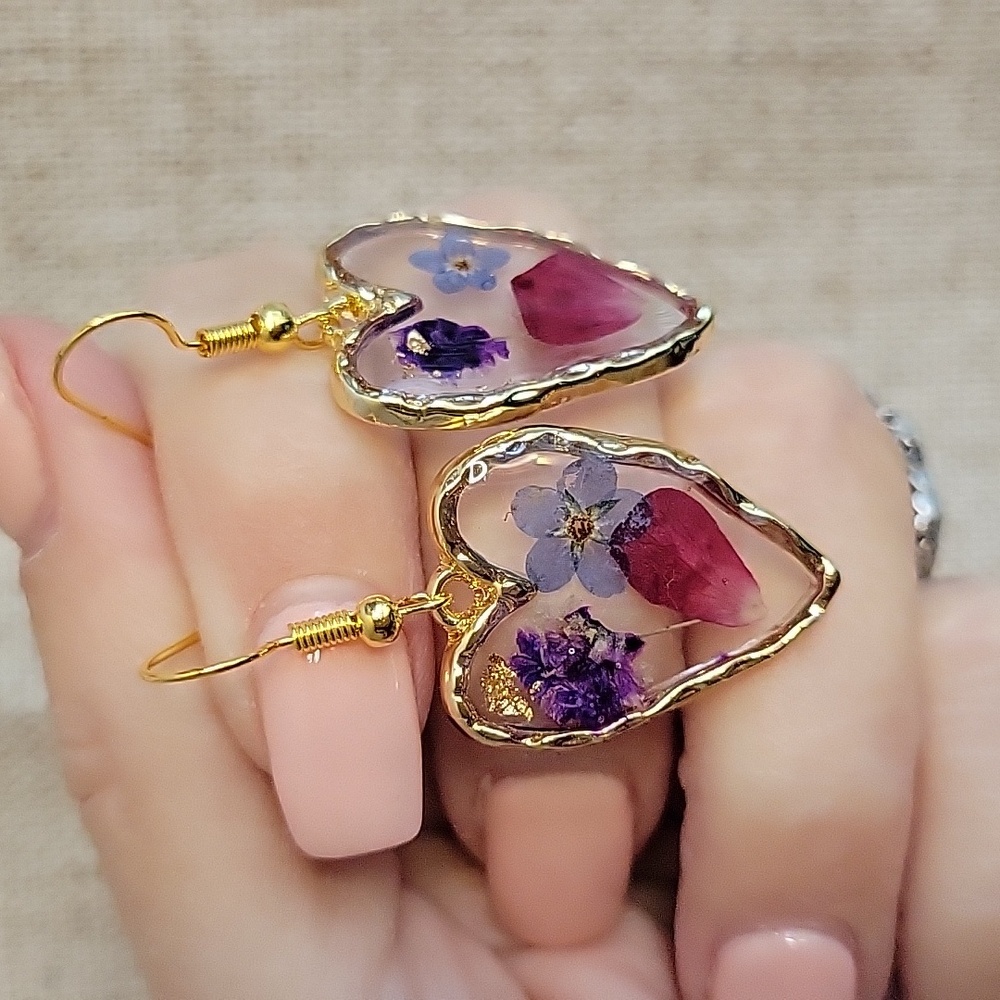 PRESSED FLOWER Heart-Shaped Floral Earrings